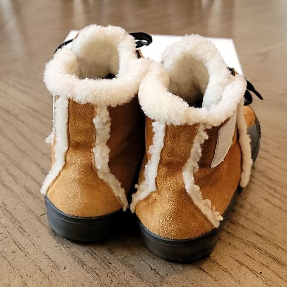 Balenciaga size 38 or 8 shearling fur suede Hightop sneaker HOsT PiCk🤎 - Picture 3 of 11